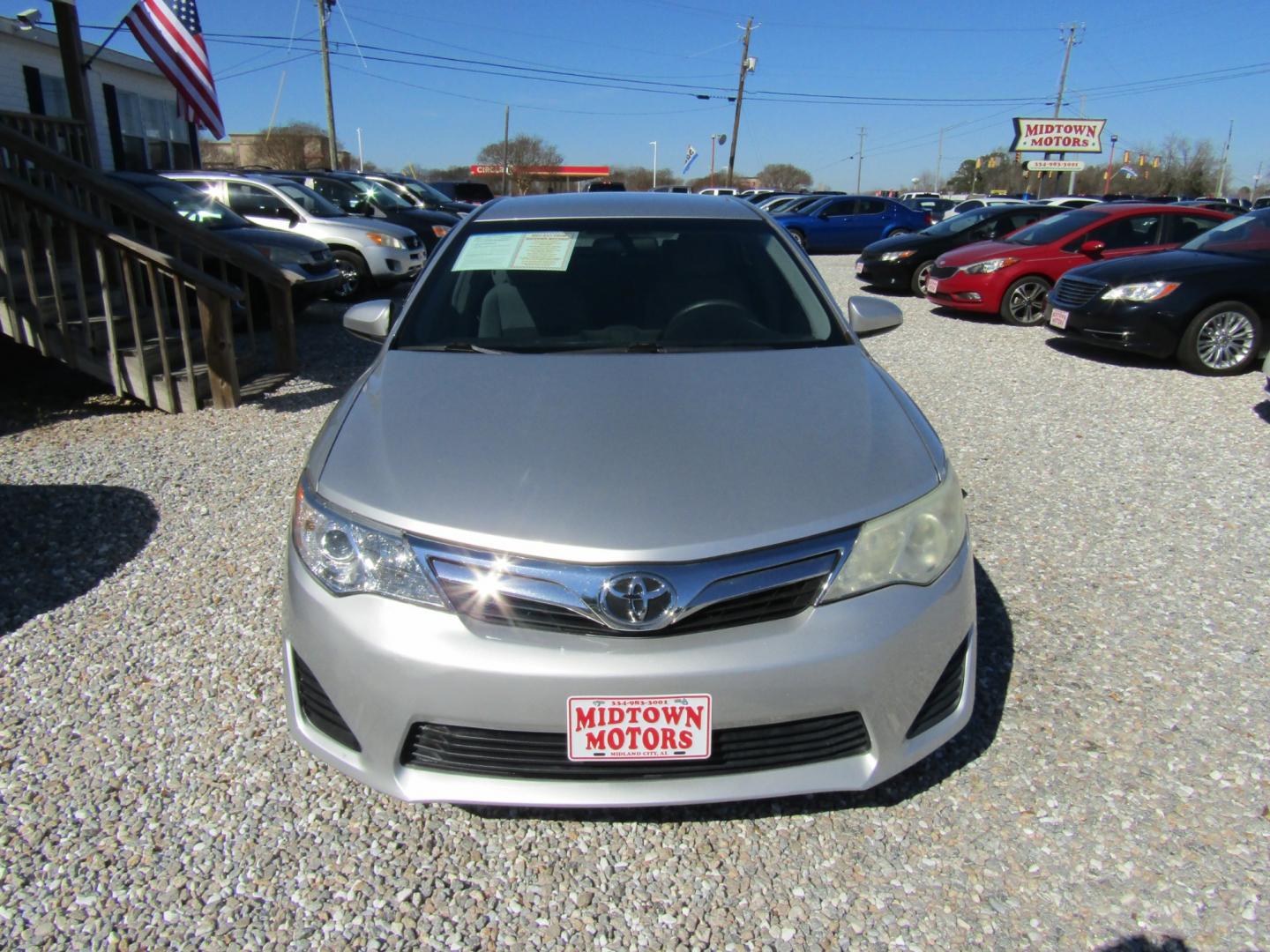 2014 Silver /Gray Toyota Camry LE (4T4BF1FK9ER) , Automatic transmission, located at 15016 S Hwy 231, Midland City, AL, 36350, (334) 983-3001, 31.306210, -85.495277 - Photo#1